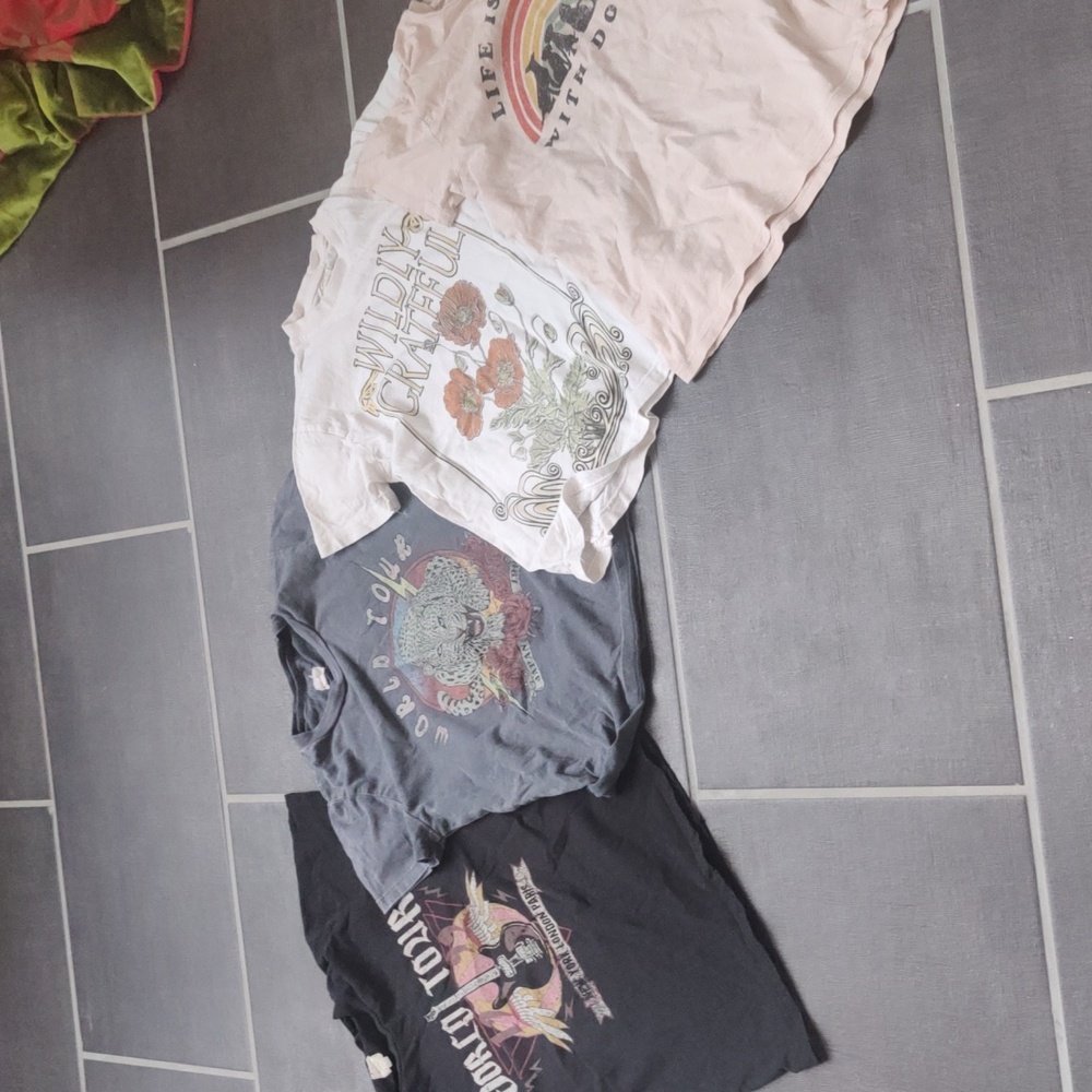 Rebel youth graphic T-shirts